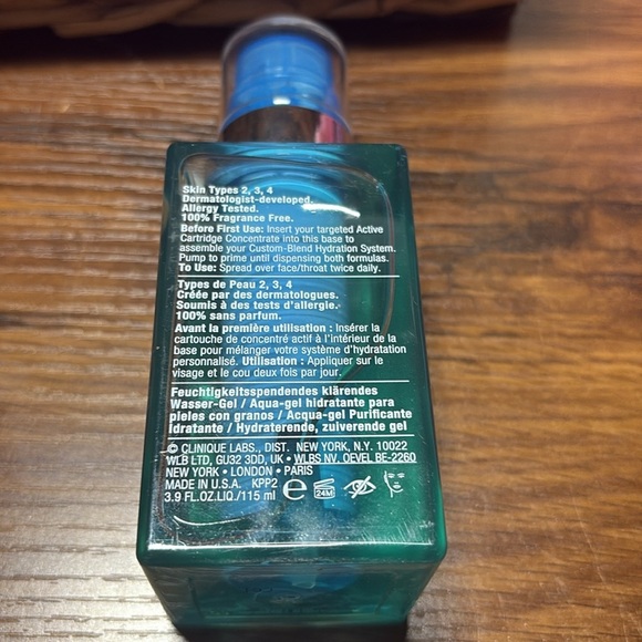 Clinique Blue Moisturizer for Ultimate Hydration - Picture 3 of 3